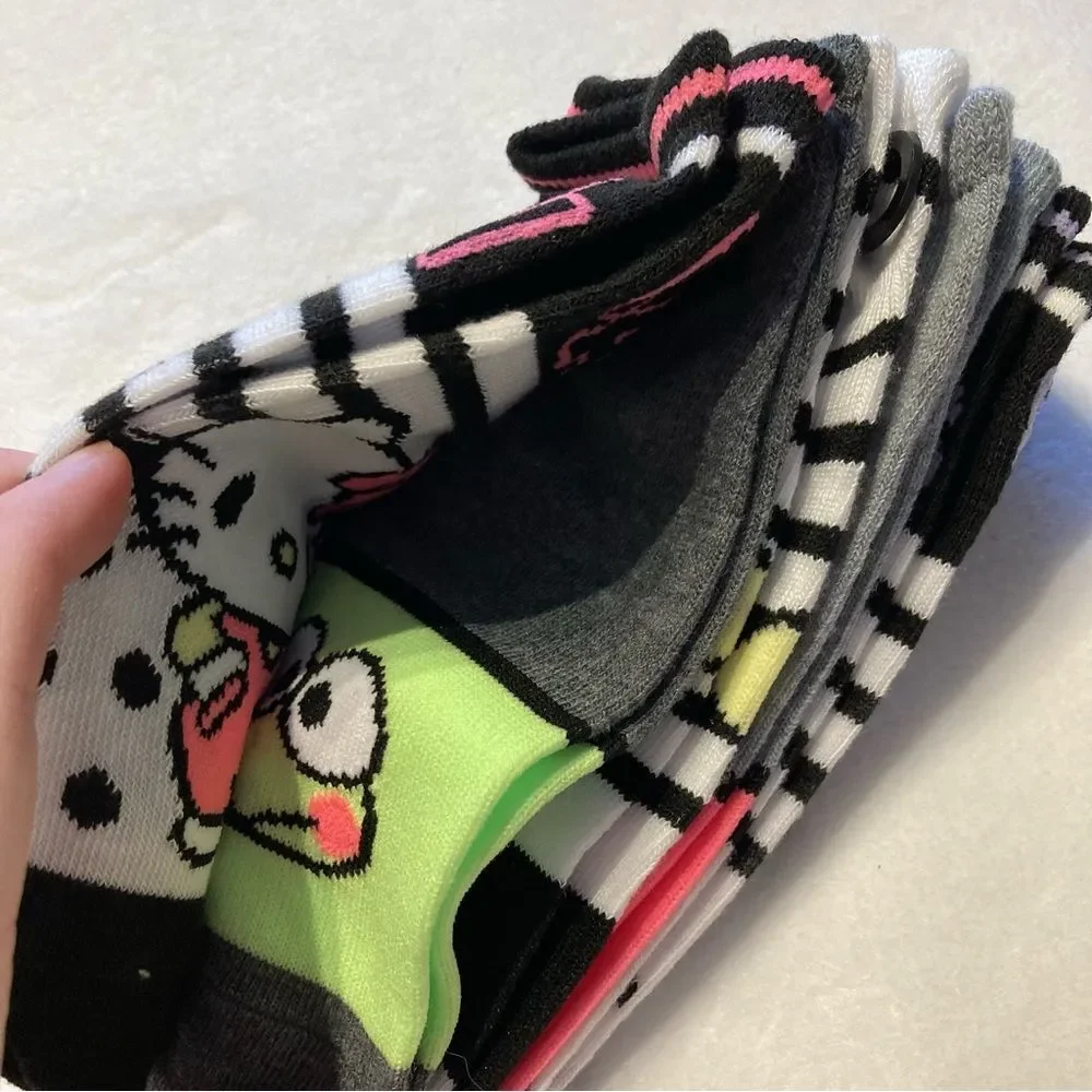 NWT Hello Kitty and Friends Sanrio 5 Pair No Show Socks